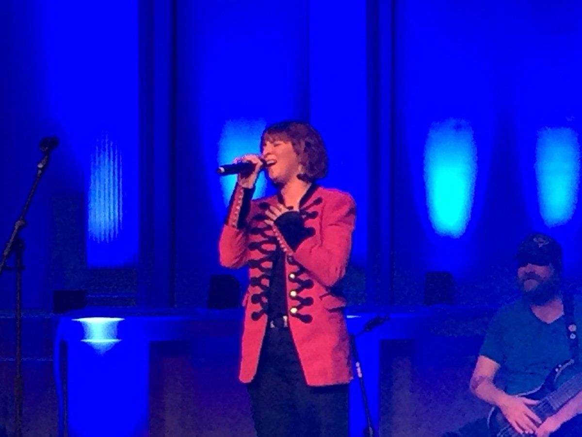 kingdomteacher1's tweet photo. Kim Walker-Smith #regentnow #regentuniversity https://t.co/z0UN1pAkmZ