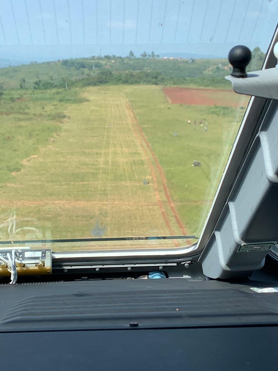 DACAviation's tweet photo. Airbus C295 in action delivering urgently needed humanitarian aid to the flood affected communities of Espungabera
#CycloneIdai https://t.co/HlA9ebLrtG