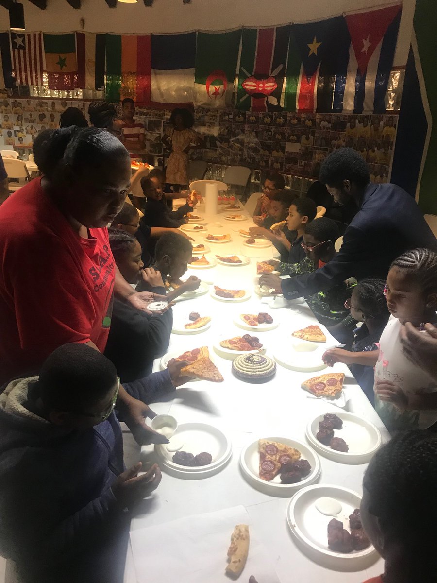 houstoniotas's tweet photo. ⁦@tsuiotas⁩ supporting the community at the S.H.A.P.E. Center &amp; showing the youngsters that they are valued! https://t.co/coeORNUYLY