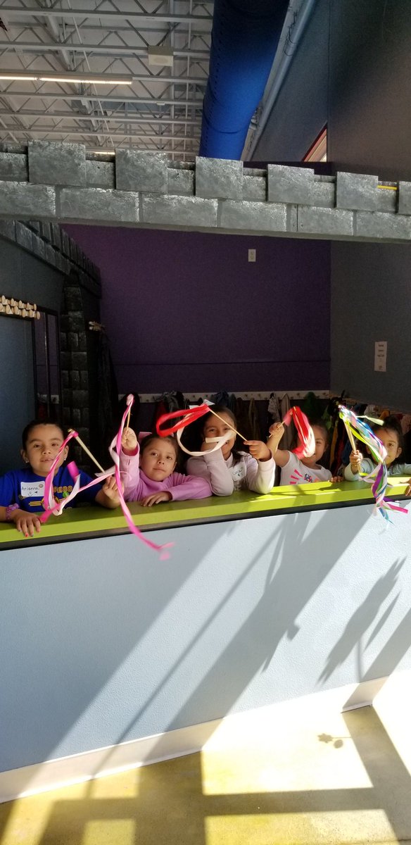 Rbaumann16's tweet photo. It was a magical day for Garden K at the ImagineU Museum! Learning while playing is brilliant fun.
#gardenkwheretheadventurebegins
#gopherprincipal
#gardenelementaryk6 https://t.co/Bt26bLt53Y
