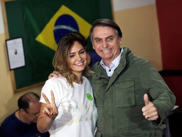 bagacitto's tweet photo. Com uma mulher dessa, tem DitaDura todo dia !! https://t.co/9GZ105aVPU