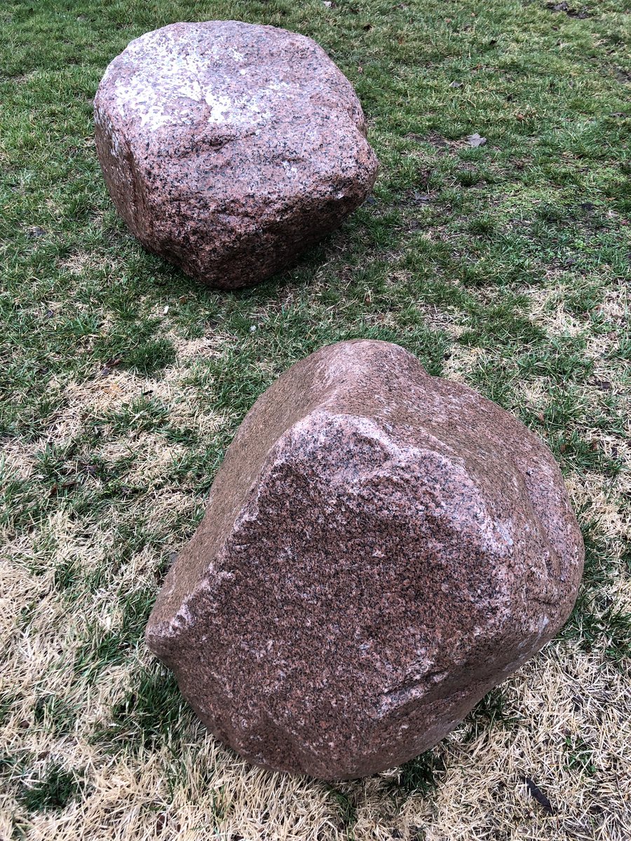 ShadowGlenGC's tweet photo. That’s a nice boulder. -Donkey

Inside our clubhouse received a little face lift today with install of two boulders and transitioning into live plants! S/O to the crew for their muscles on moving the 1800lbs of mass today, rest easy tonight guys! https://t.co/iVkuXxwfjN