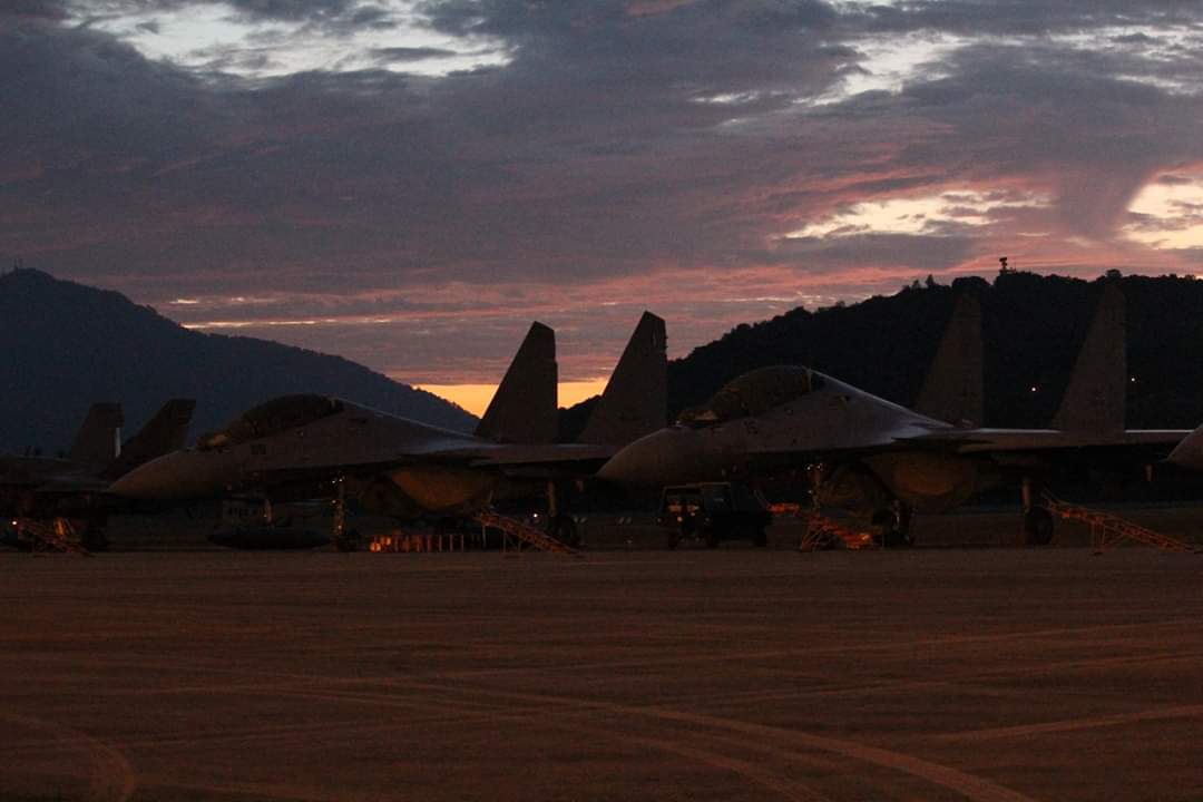 A beautiful sunrise over our aircrafts. It's the last day for LIMA'19.

#LIMA19
#LebihHebat