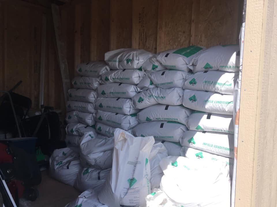 odeysfieldexp's tweet photo. Truckloads in the door, truckloads out the door... winter no more! #playball #dryfields @odeysfieldexp https://t.co/lJ9iSFaIQ0
