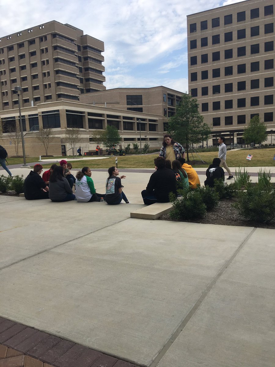 sharstipp's tweet photo. @CollegeViewHS3 students enjoying the outdoor spaces around Zachary 2.0.  Thanks #secureRET and @TAMUEngineering #successCSISD https://t.co/Se64qjp5CI