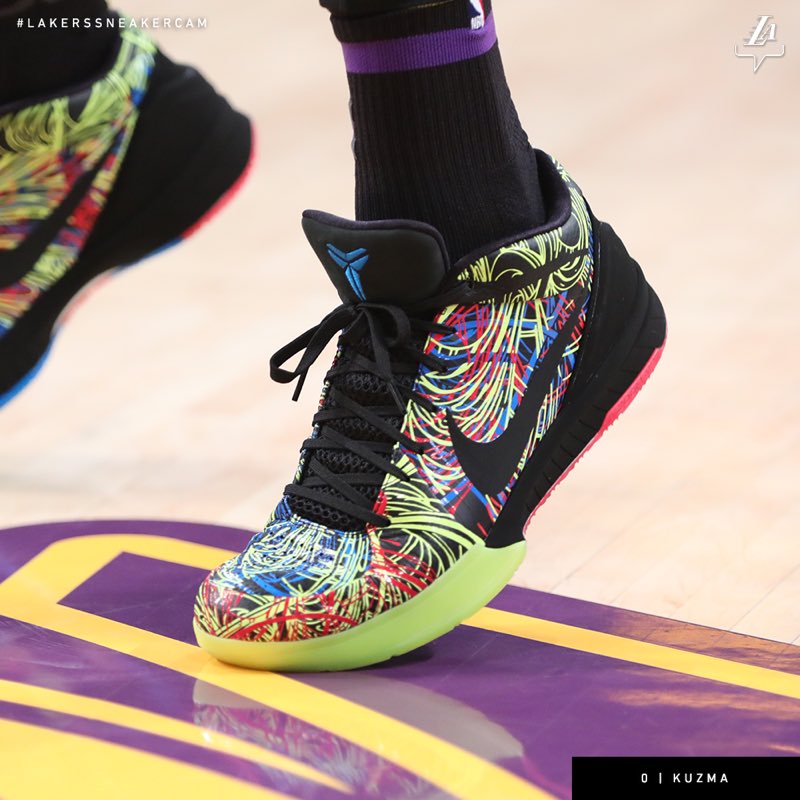kobe 4 wizenard on feet