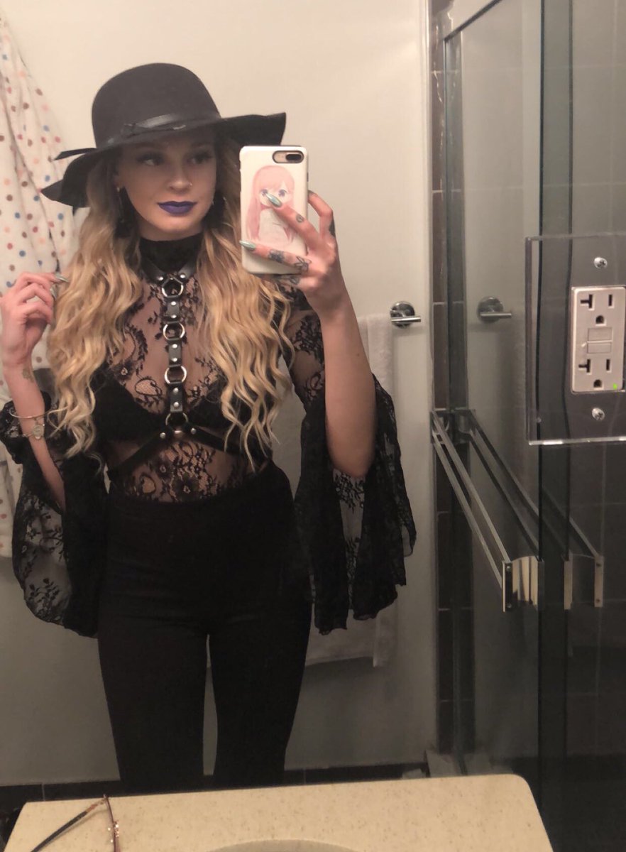techno girl outfit