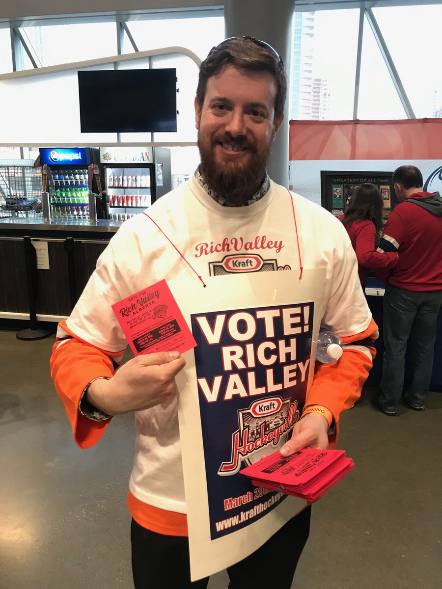 jackieraecfcw's tweet photo. It’s so awesome to see the folks from ⁦@hockeyville⁩ ⁦#RichValley here at the ⁦@EdmOilKings⁩ playoff game tonight ⁦@RogersPlace⁩ #voteoften #please https://t.co/jGvqC9sTUl