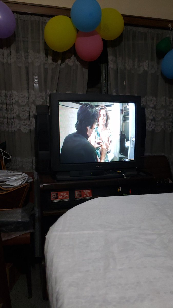 CRISLGRILLO's tweet photo. Adoro esta peli! FRANK Y JONNY ( M Pheiffer/ A Pacino) https://t.co/jvyLulbIwd