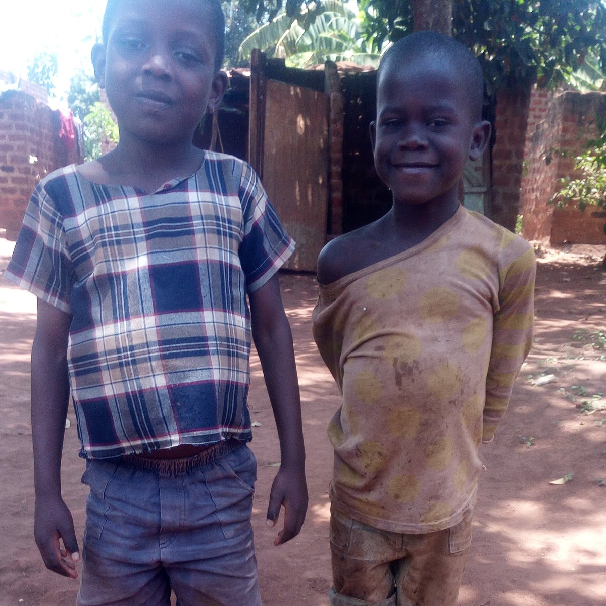care_holy's tweet photo. After loosing mum and daddy, life still has to move now nor in pain or happiness. These kids amaze me so much although they have much pain on their heart but they spread out there love with smiles Petter and Ivan 6 years old looking for sponsors to get food and basic needs..... https://t.co/mICGwgpNrk