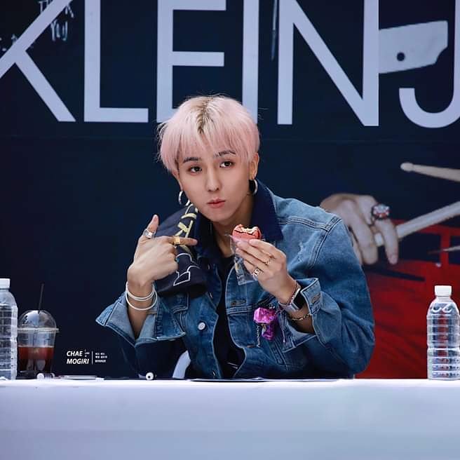 SunnyTrn2's tweet photo. #minoday #hpbd_mino #MINO my idol snvv nhé,cầu chúc cho chàng trai đa tài của ICs sẽ đạt đc nhiều thành công to lớn hơn nữa,mãi iu 💙💙💙💙 https://t.co/SdW9s4vikw