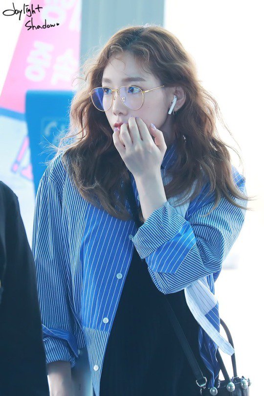 [Airport] cr; daylight shadow