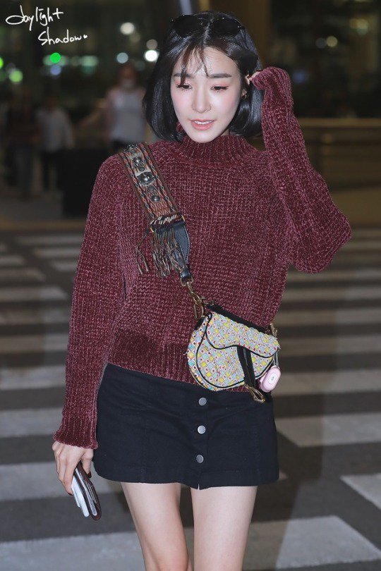 [Airport] cr; daylight shadow