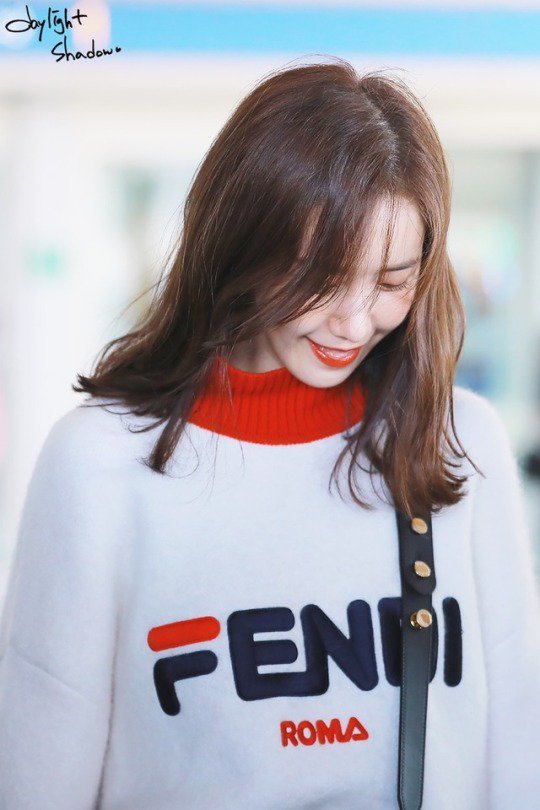 [Airport] cr; daylight shadow