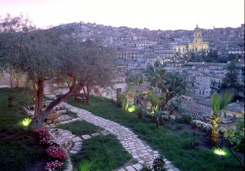 Easter #Holidays in #Sicily | Book now! hubs.ly/H0h08PB0 #ShortBreak #travel