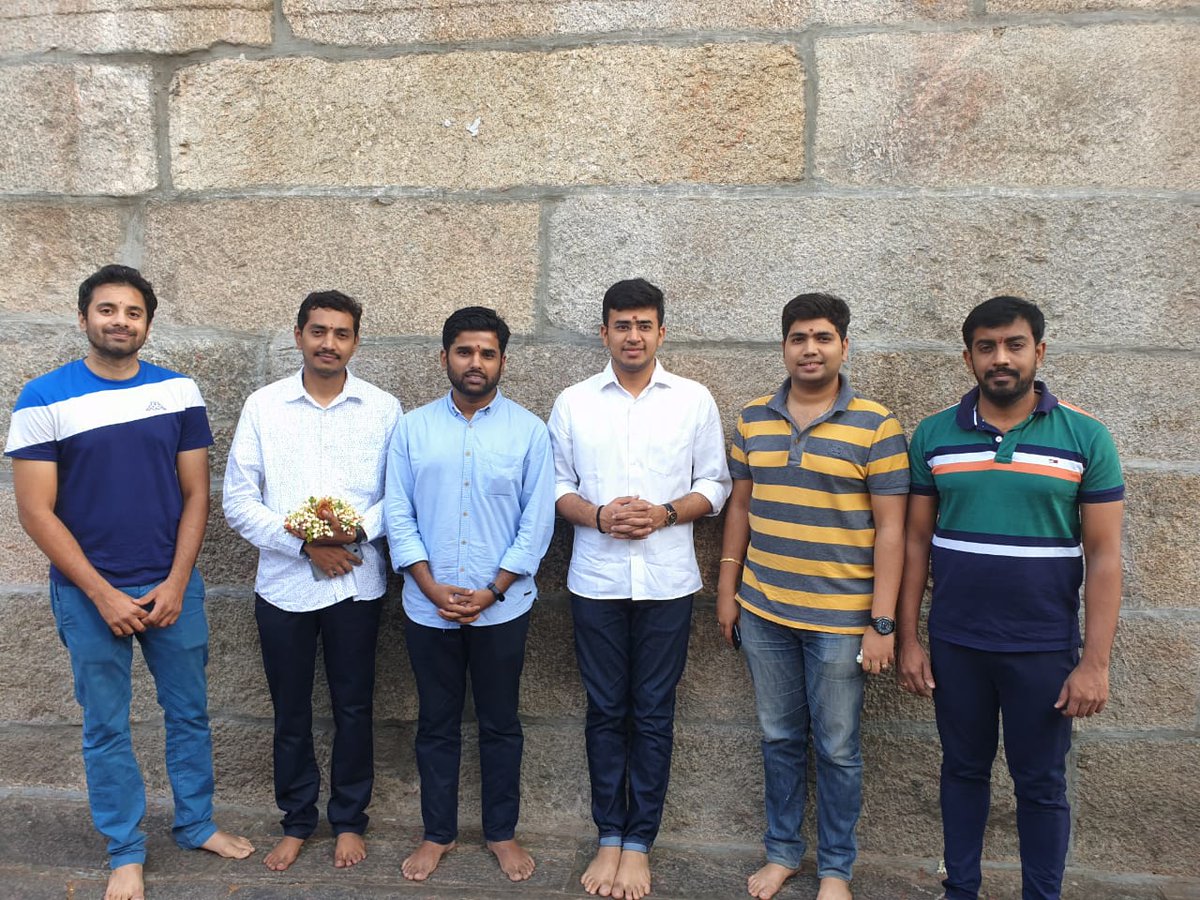 Tejasvi_Surya's tweet photo. ನಾಡ ಅಧಿದೇವತೆ ತಾಯಿ ಶ್ರೀ ಚಾಮುಂಡೇಶ್ವರಿ ದೇವಿಯ ಆಶೀರ್ವಾದ ಪಡೆದುಕೊಂಡೆ. https://t.co/MBkUXOS2M2