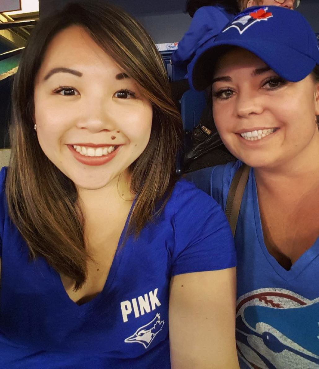 CandiceKei's tweet photo. Baseball season is back! It’s finally starting to feel like spring when we’re spending a Friday evening at the ballpark. Great game tonight @BlueJays! ⚾️🙌🏻🍻#MLBOpeningWeekend #LetsGoBlueJays #baseballseasonisback @ Rogers Centre https://t.co/gBCj3CZ7pq