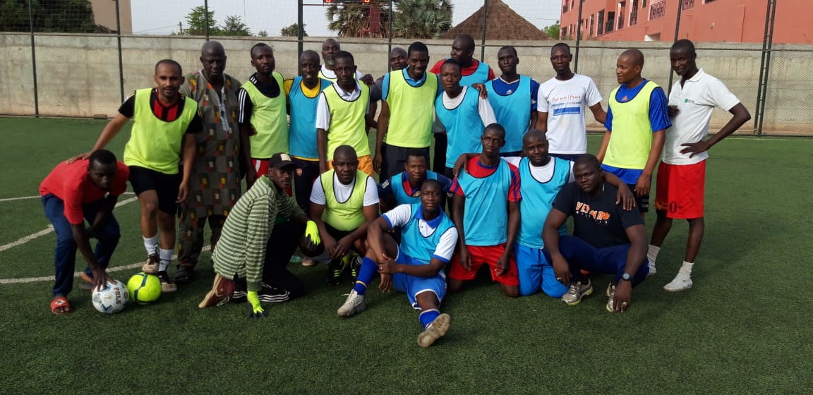 FAOMali's tweet photo. @FAOMali @WFP_FR 
activité de détente et de team-building: match de football a opposé l'équipe de @FAOMali à celle PAM Mali. Score final 6 à 1 en faveur de @FAOMali . Mais les deux ont gagné des moments de détente et de resserrement des liens au sein de nos équipes.
#teambuilding https://t.co/FxgUC2tVpy