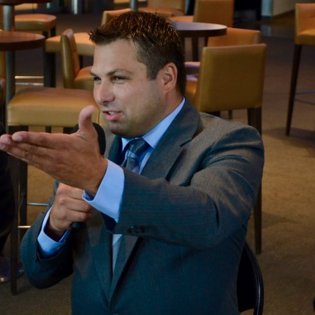 TheVOCFB's tweet image. Attention #NFLDraft Junkies!

@RicSerritella @NFLDraftBible joins us LIVE WEDNESDAY at 7pm ET to take your questions. 

markrogerstv.com