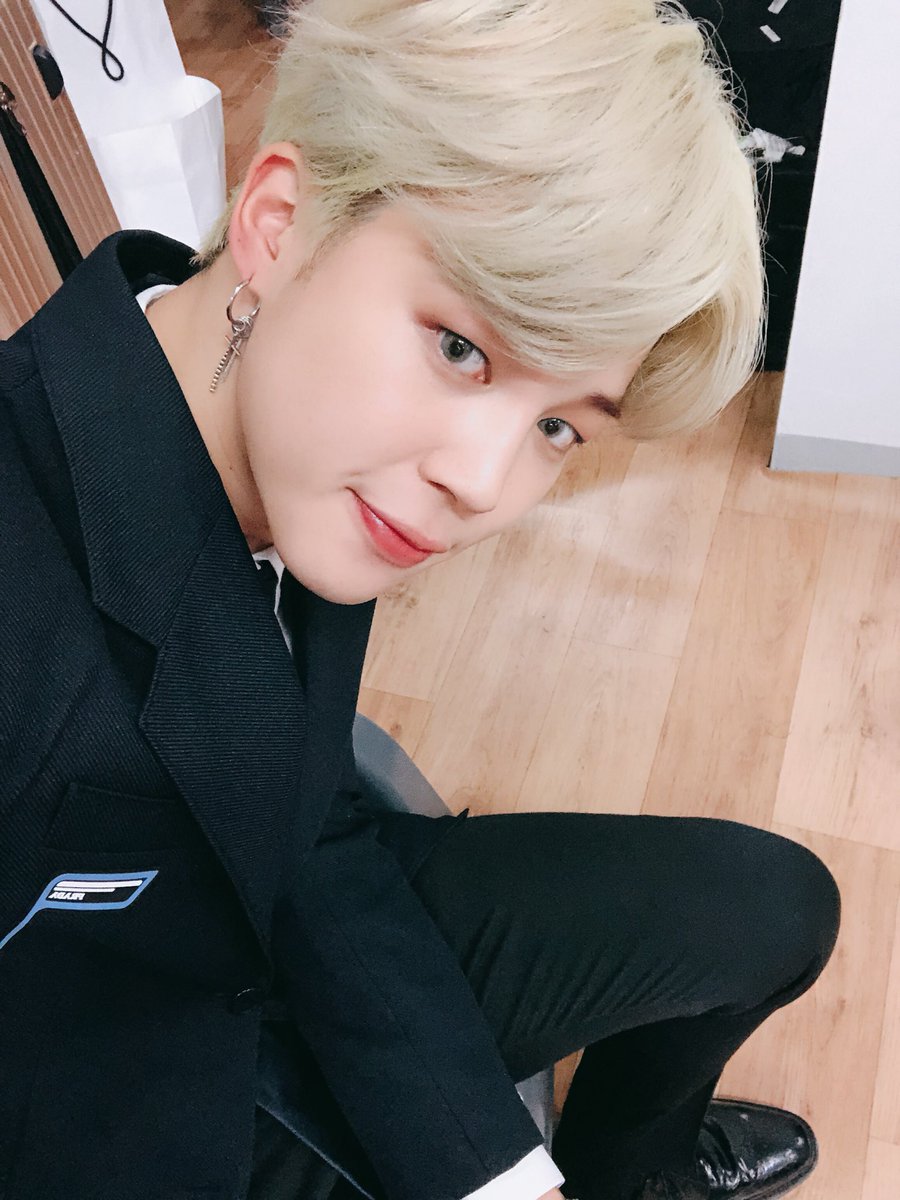 Septemb01425028's tweet photo. #army #グクペン #同ペン歓迎 #他ペン歓迎 #大分住みarmy #ARMYさんと繋がりたい #02LINE https://t.co/IZ6VYPfn8S