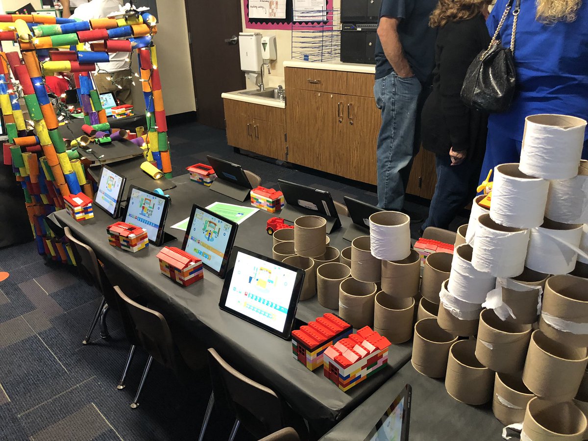 RowlandAvenue's tweet image. Successful showcase and Epic Build!  #kinderscancode #anothergreatdayincvusd  @CVUSD_Supt_DrS  @EEminhizer