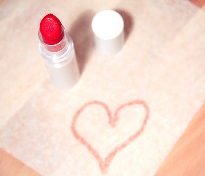 SubscriptionsU's tweet photo. Love makeup? We do to. We're unboxing reviewing & giving it away! Follow us for our launch April 8th. #makeup #subscriptions #subscriptionunboxing #contests #freebies #freestuff #giveaways https://t.co/NeWx7ig6F9