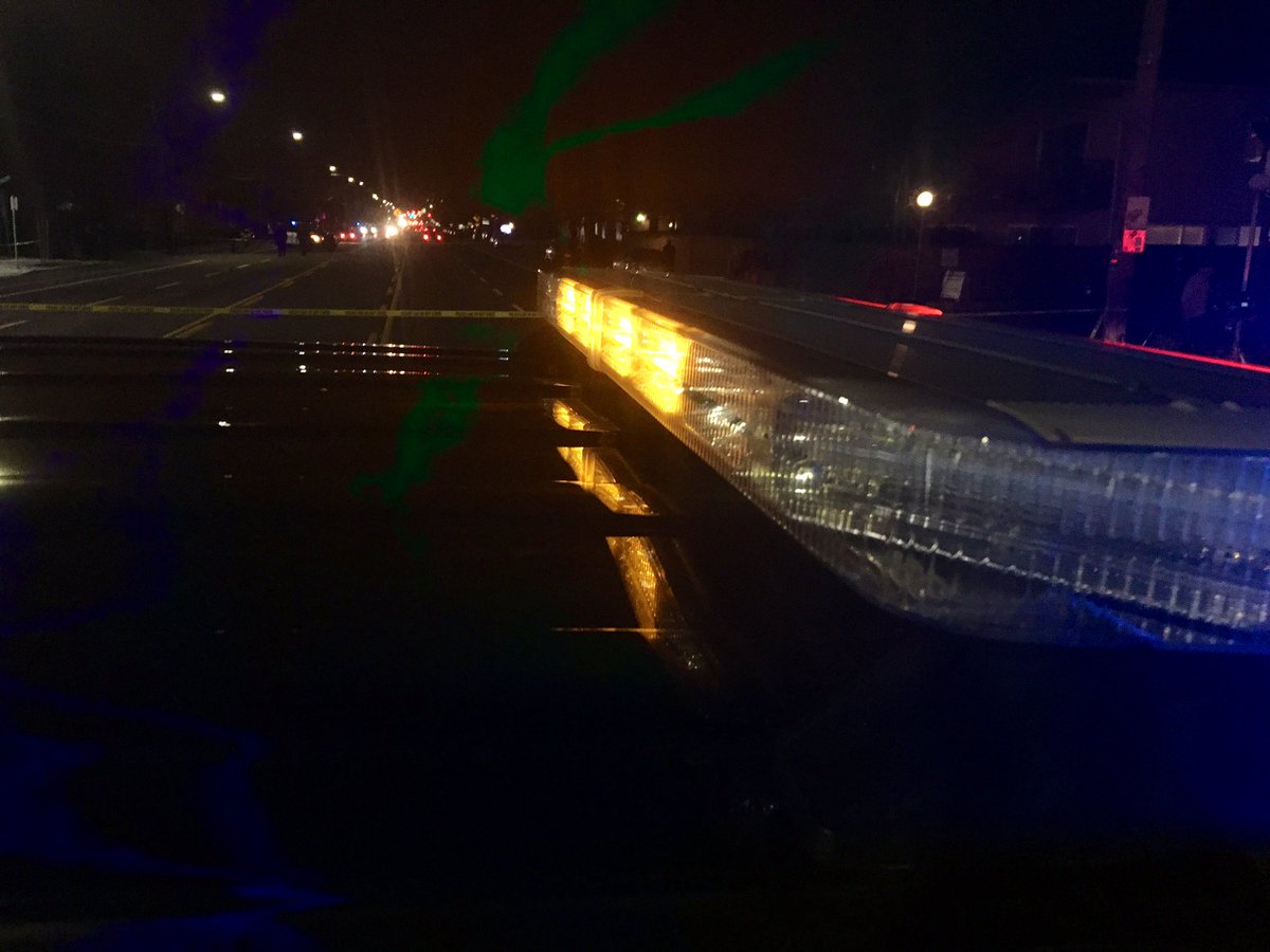 BrianASKATU's tweet photo. NE 122nd is closed south of Halsey. Police say a pedestrian was hit and transported to the hospital. The vehicle fled #LiveOnK2 https://t.co/x0aHbPvSax