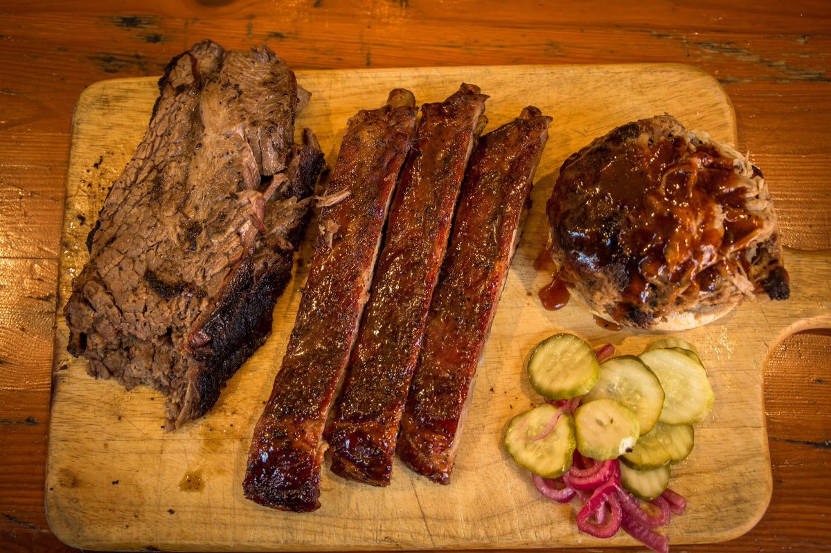 Y’all ready for some finger licking good bbq? we’re coming to the #shortnorth