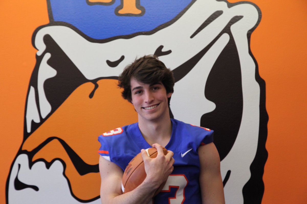 ColeBarry13's tweet photo. Can’t wait to be a Sagehen! @HensFootball #SciacChamps2019 https://t.co/qvXbrS7GA7