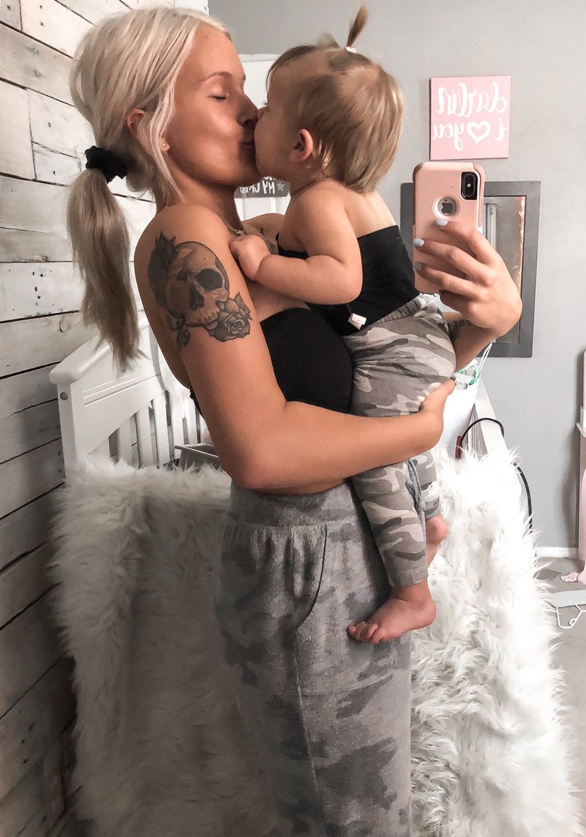 crankitup98's tweet photo. I made my 1 year old a tube top so we could match today 😩😍 https://t.co/pH3BcpVRB9
