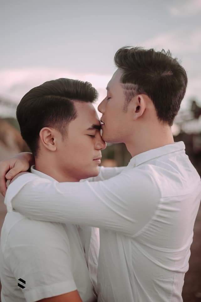 KTrendlist's tweet photo. #EatBulaga
.

Stay strong lang guys sweet niyo sa isat isa https://t.co/kvr7HtGh6z