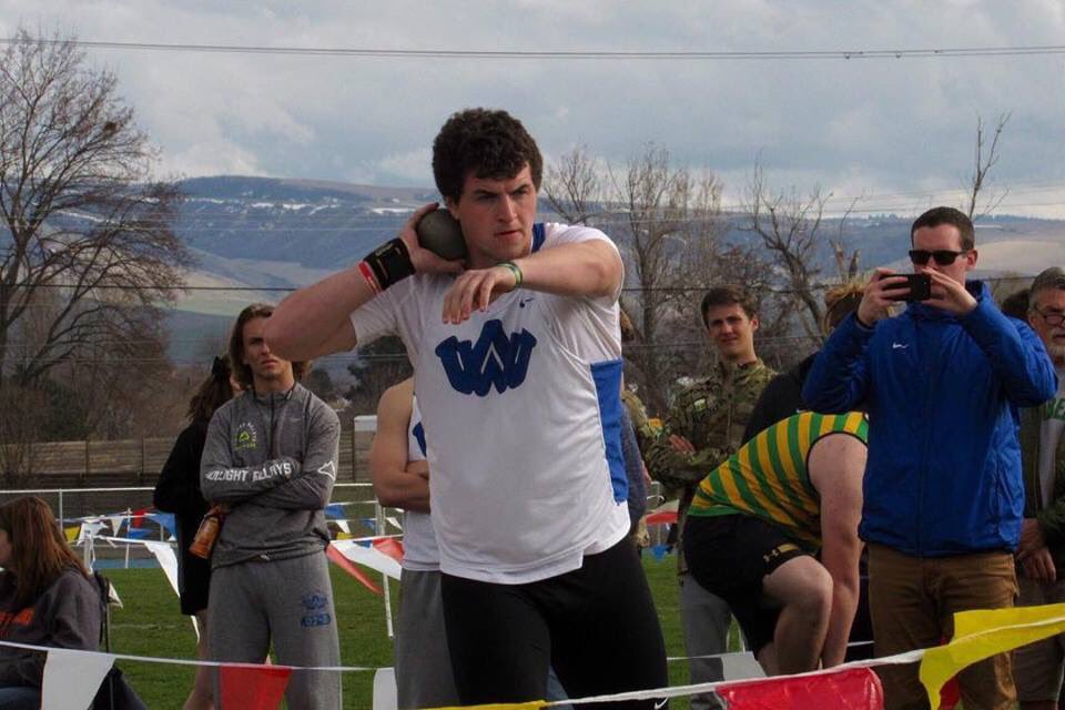 EHisaw's tweet photo. Big Congrats to @utschinski for setting a new school record in the discus (I know this is a shot picture, sorry)...and for taking over the State 4A lead as well! 172’10. #RecordBreaker @WaHi_Athletics @Wahitrack @ubsports @TriCityHerald @wiaawa @WSUCougarFB https://t.co/pH3KZkBR4d