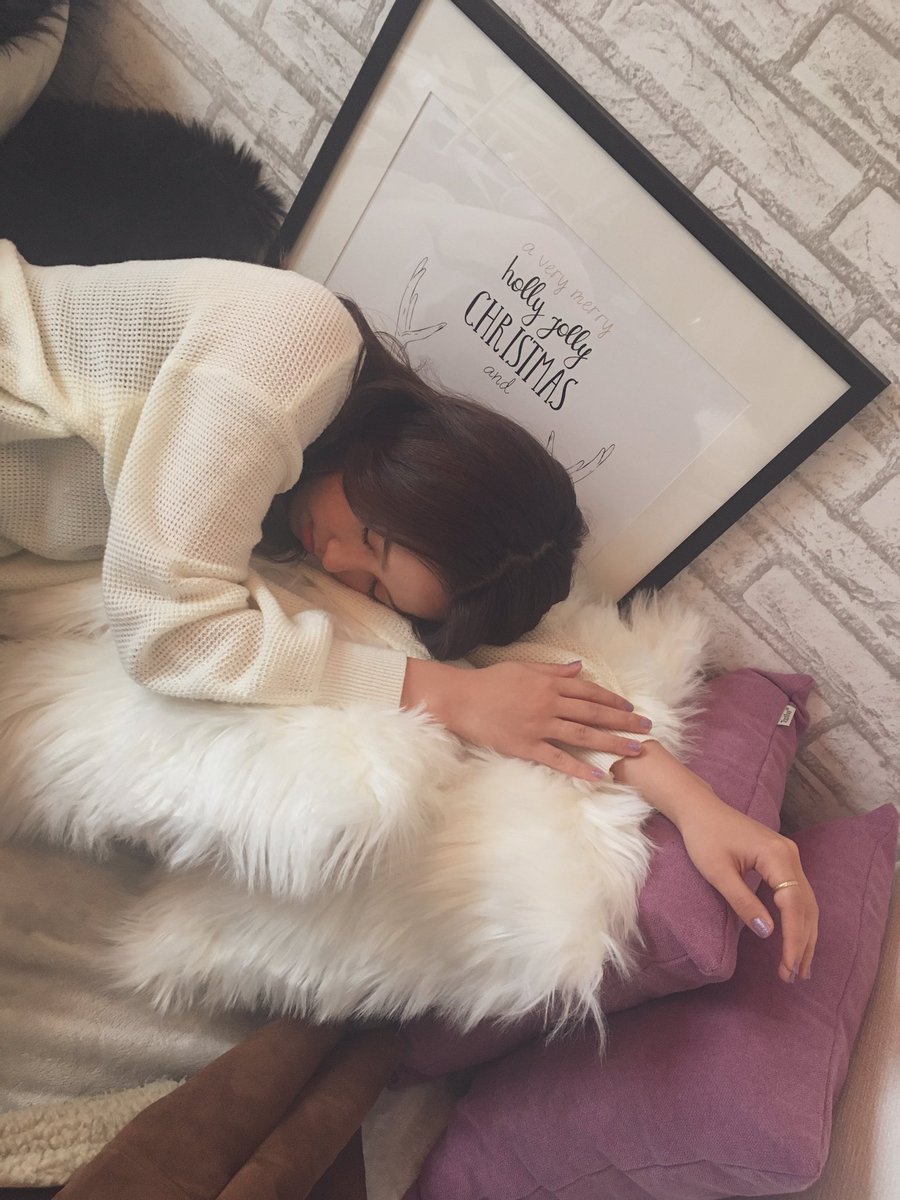 Michi_Staff's tweet photo. このあとバースデーLINELIVE🎂🌈
みんなで準備中…🤙
って、MICHI寝てるやーん😂😂😂 https://t.co/C2WsGxFKt0