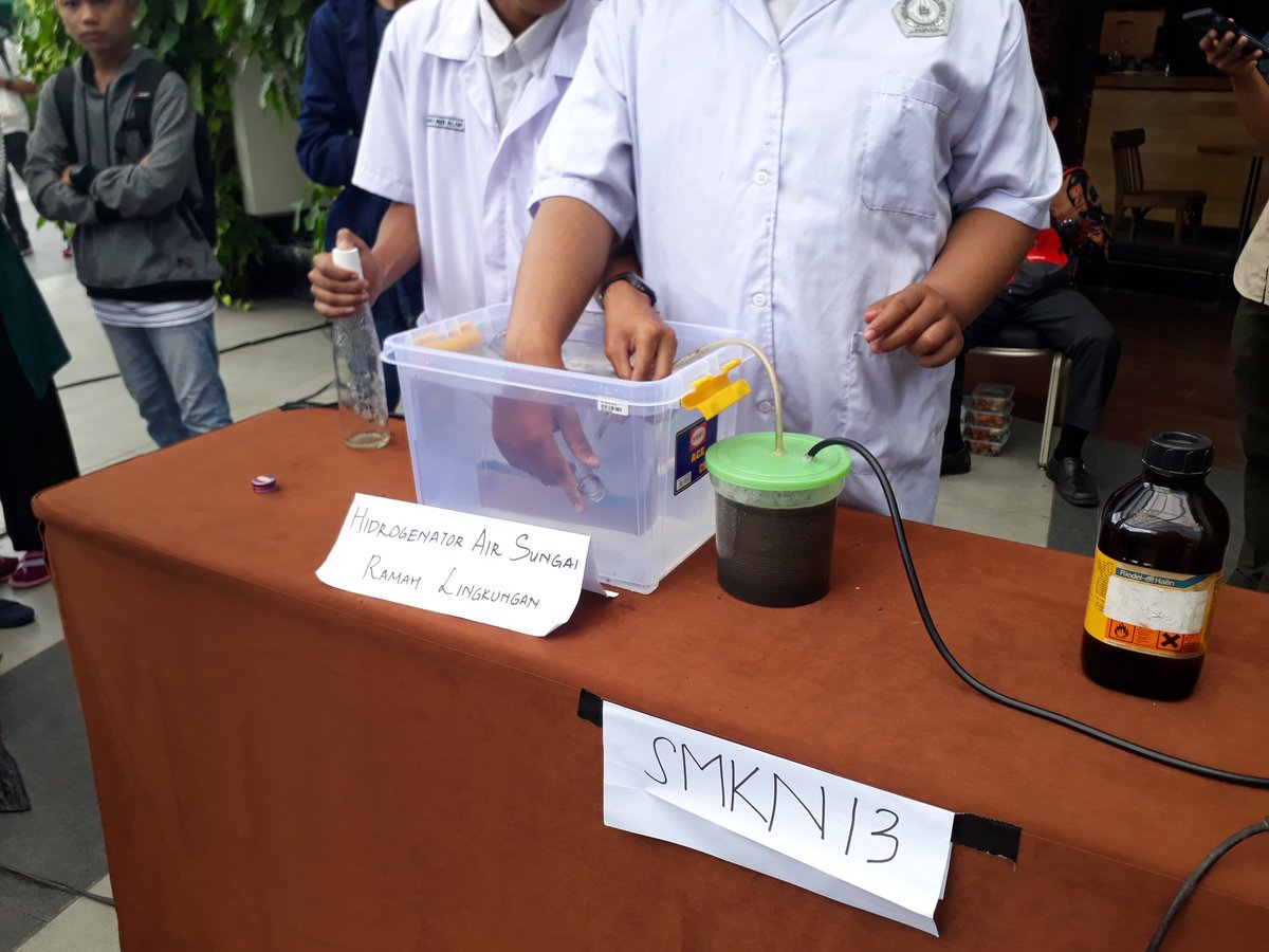 EHbdg's tweet photo. Proses Eksperimen SMKN 13 Bandung
TSM - #GlobalSwitchOff
@ehindonesia
@wwf_id
#IniAksiku
#Connect2Earth
#BandungPoek
#JabarJuara https://t.co/NFbxMvUTKd