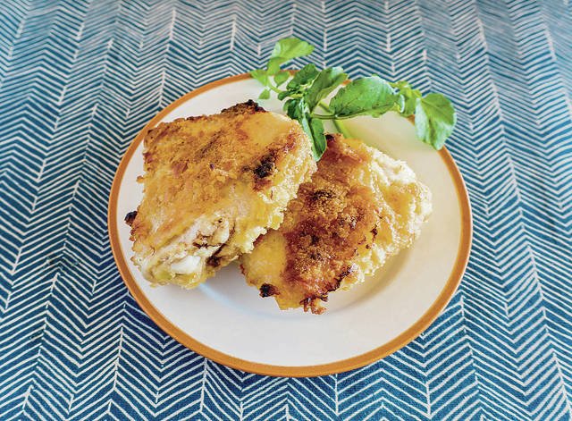 Easy-Kine Cooking: R&amp;R stands for ranch dressing and Ritz Crackers in this chicken dish. Here's the recipe - bit.ly/2HJXyff #Crave