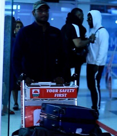 TiMediaZM's tweet photo. Burna Boy got in at 01:20AM this morning. #Timedia #AmigosEvents #Big10Up 🇿🇲 https://t.co/5veqJzB1NS