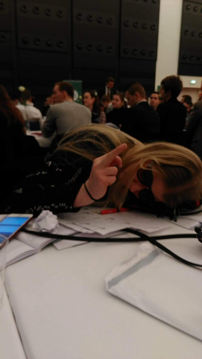 Bonfilish's tweet photo. På vej igen til den ultimative frikadelleforsamling #kulr19. Ønsker jer alle rædselsfulde tømmermænd. https://t.co/tHtT2CwMPX