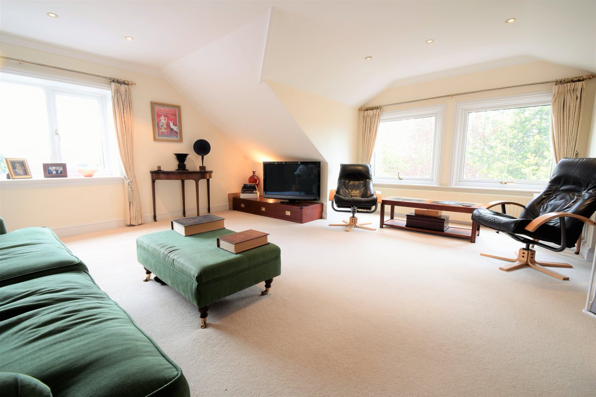 ParkerScottBrom's tweet photo. LARGE PENTHOUSE FLAT. THREE BEDROOMS. SHORTLANDS. £439,950 LEASEHOLD. TO VIEW CALL PARKER SCOTT ON 020 3146 0055. https://t.co/uaZ3JFmS9R   #3bedroomflat #penthouse #shortlandspropertiesforsale #bromley #shortlands https://t.co/MmibtYq8cS https://t.co/SlgrapWMFQ
