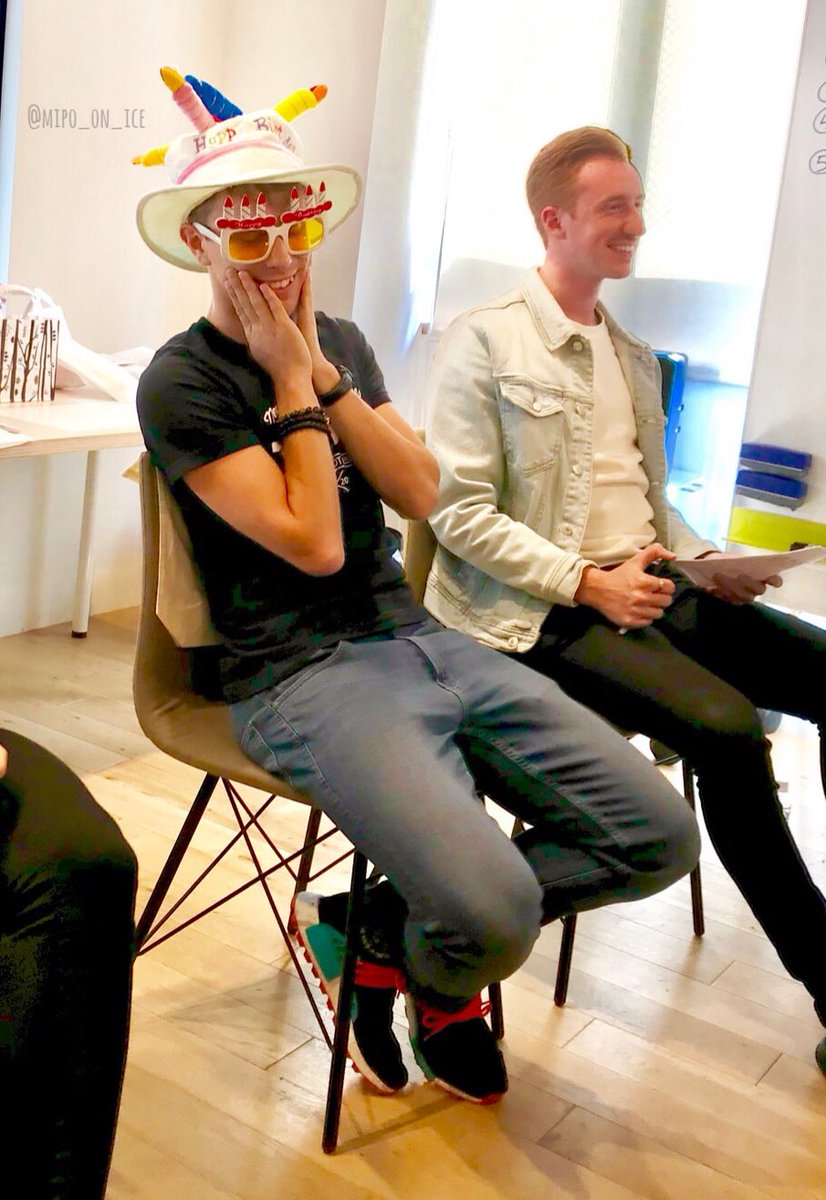 mipo_on_ice's tweet photo. ミハルお誕生日おめでとう🌸🌸🌸#happybirthdayMichalBrezina #MichalBrezina #plusfiveapparel #Happy29thbirthday @brezinamichal https://t.co/bUaPYoHUrz