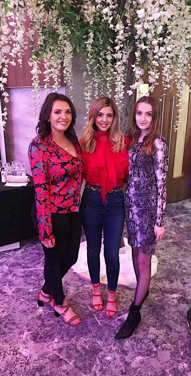 juliabryce92's tweet photo. Last night at @Dedicated2Girls at the @SandmanAberdeen with the work girls 🍸✨ https://t.co/K5WdPSFXwZ