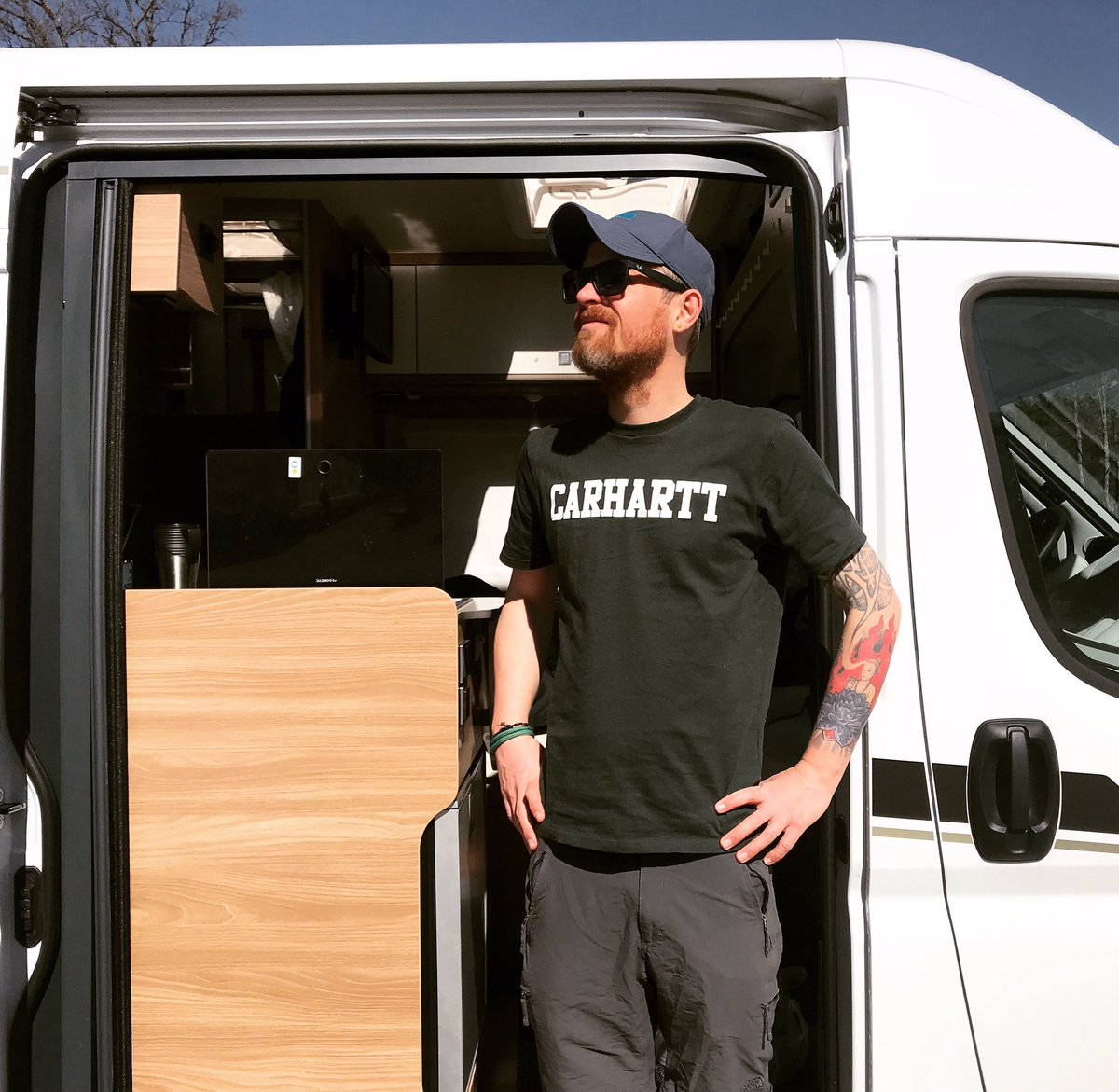 BornBackpacker's tweet photo. * Is ist a Pose or is a capture while Seb is relax and enjoying the weather? 🤣
•
#bornbackpacker #anuestramanera #happiness #travelling_europe #travellingtheworld #travellingthroughtheworld #campervan #camper #camperlife #camperlifestyle #vanlife #vanlifegermany #campeando https://t.co/MxyXHDtslp