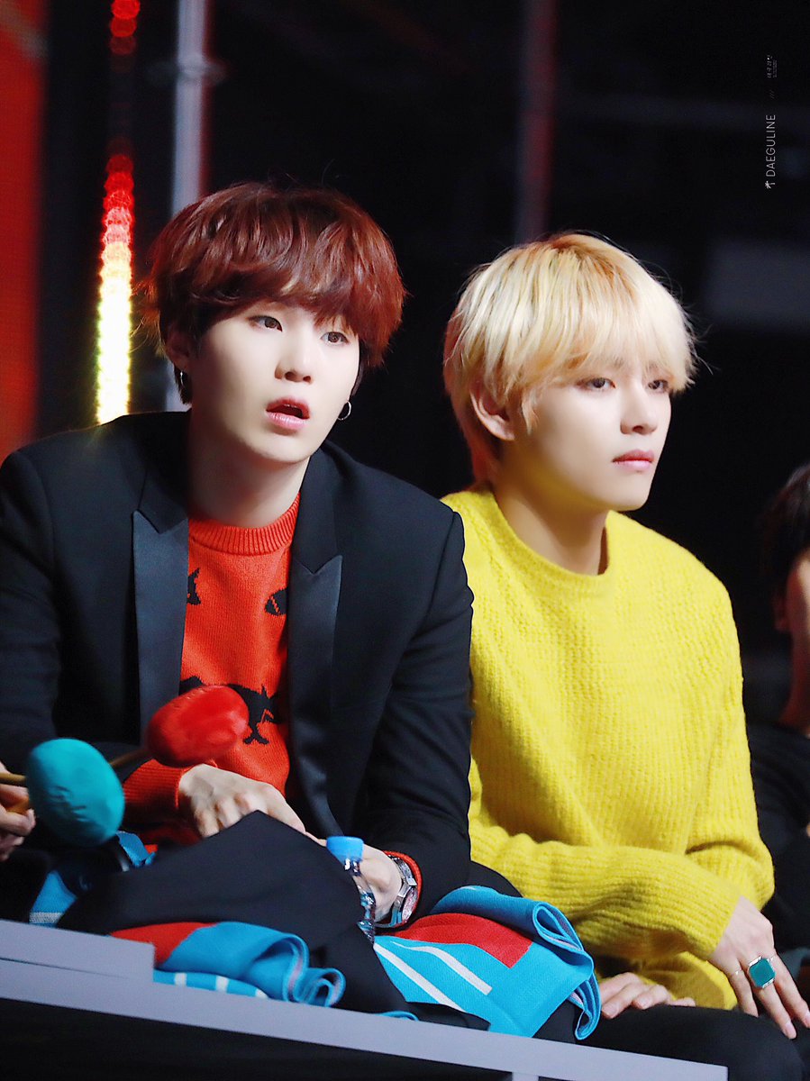 daegu_line's tweet photo. 20190106 골디 HD

                  띠용 

                                          -ㅅ-      ⊙︿⊙

#슈가 #민윤기
#김태형 #뷔 
#SUGA #V 
#BTS @BTS_twt https://t.co/OBQVs0EFya