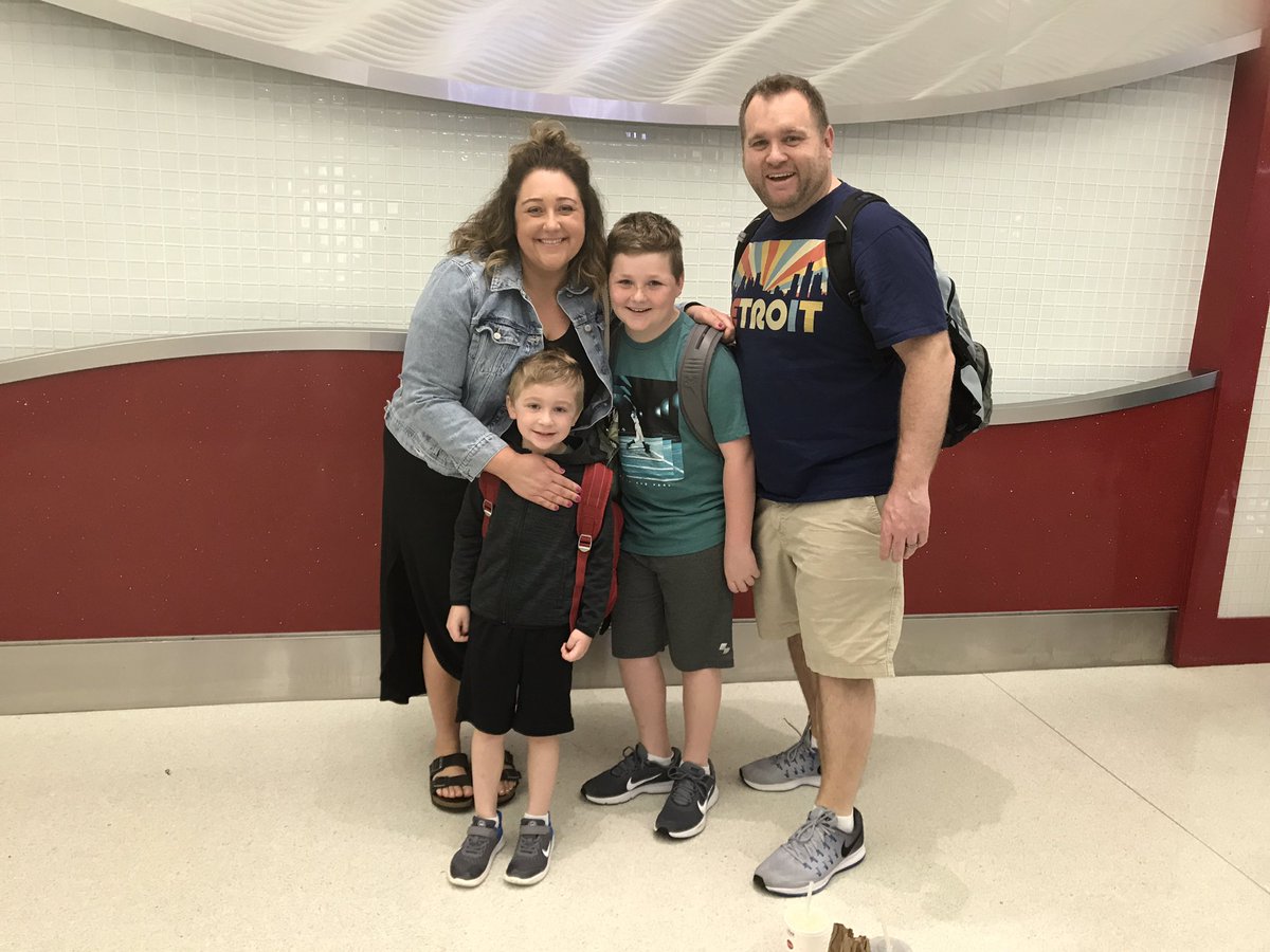 We saw Kurtz’s friends at the airport! Have a great time Baker family! <a href="/KurtzElementary/">Paws the Cougar</a>