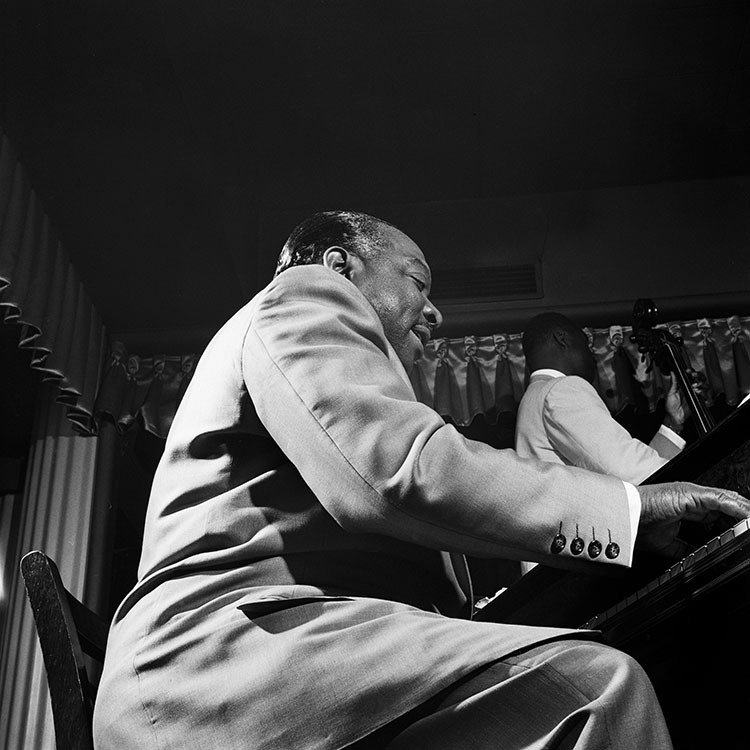 Count Basie &amp; his Sextet - If I Could Be with You (One Hour Tonight)
youtu.be/U1tYRzq1Dk8

#Jazz #AllTimeStandards #ClarkTerry #WardellGray #BuddyDeFranco #CountBasie #FreddieGreen #JimmyLewis #GusJohnson