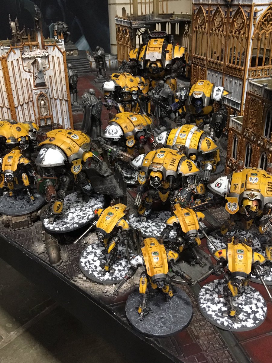 WITCHKING501's tweet photo. Been a while coming, finally finished the porphyrion, and had the opportunity for a group shot. My whole household to date #Warmongers #hawkshroud #40K https://t.co/dCrkf2gZoo