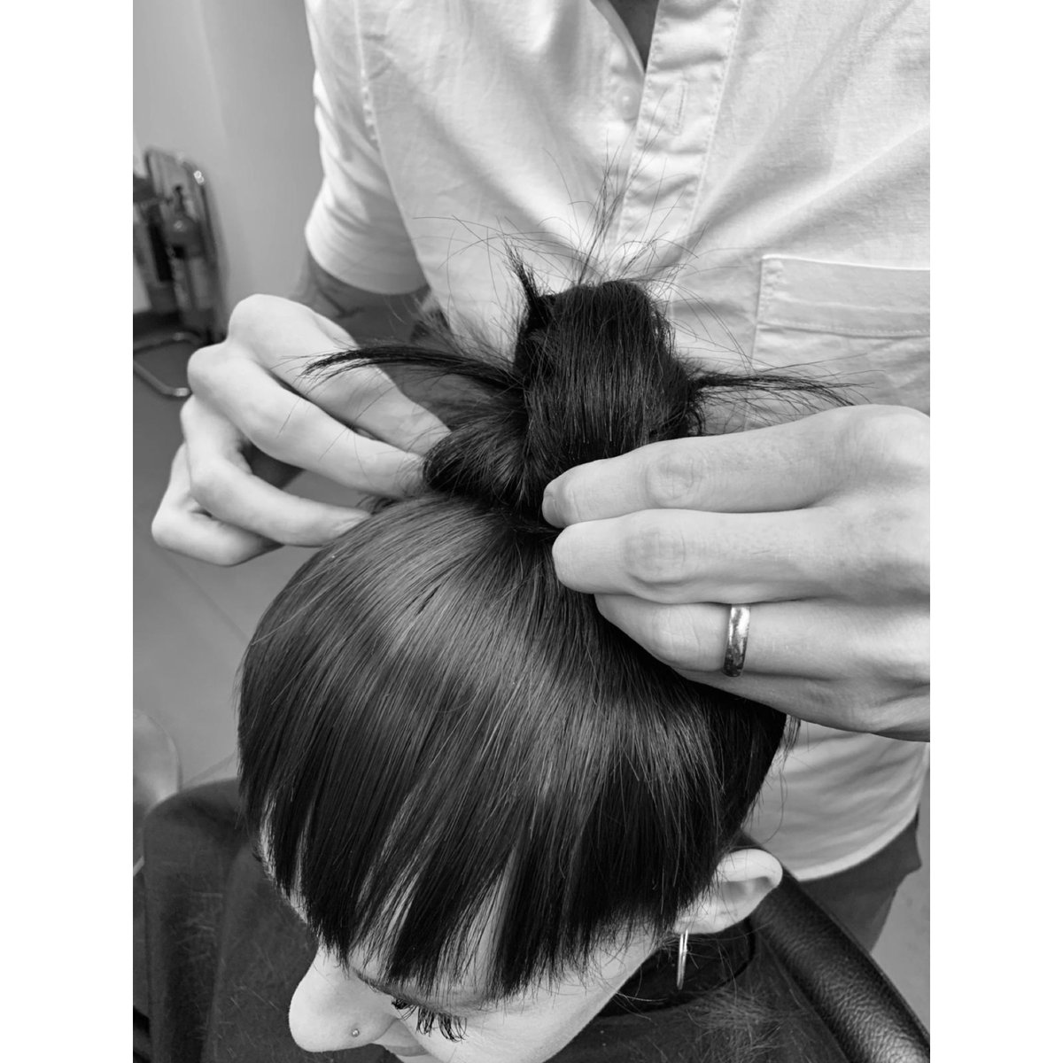 HAREANDBONE's tweet photo. Our range of @balmainhairuk extensions are a really easy way to try out a new look without commitment. We even provide a bespoke fitting service for every piece purchased in salon. #hareandbone #hareandbonesalon https://t.co/ikZW3rW542