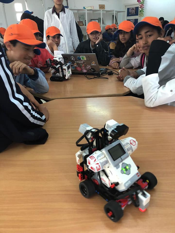 cihbank's tweet image. #CIHBANK Sponsor Officiel de la Caravane Nationale organisée par @Devoxx4KidsMa. 1ère Station de cette année en faveur des enfants de la Ville de Larache 💻🖱️🤖 #CODE18 #CihBank #Sponsorofficiel #technologies