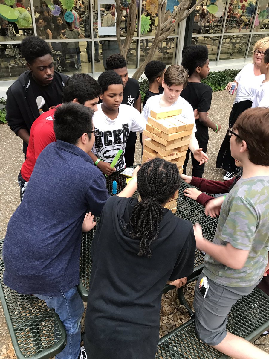 Wilson_Rams's tweet image. Always a great time at #InstaSpring 🌺 🌸 🌹 Thank you to the best PTA around!!!