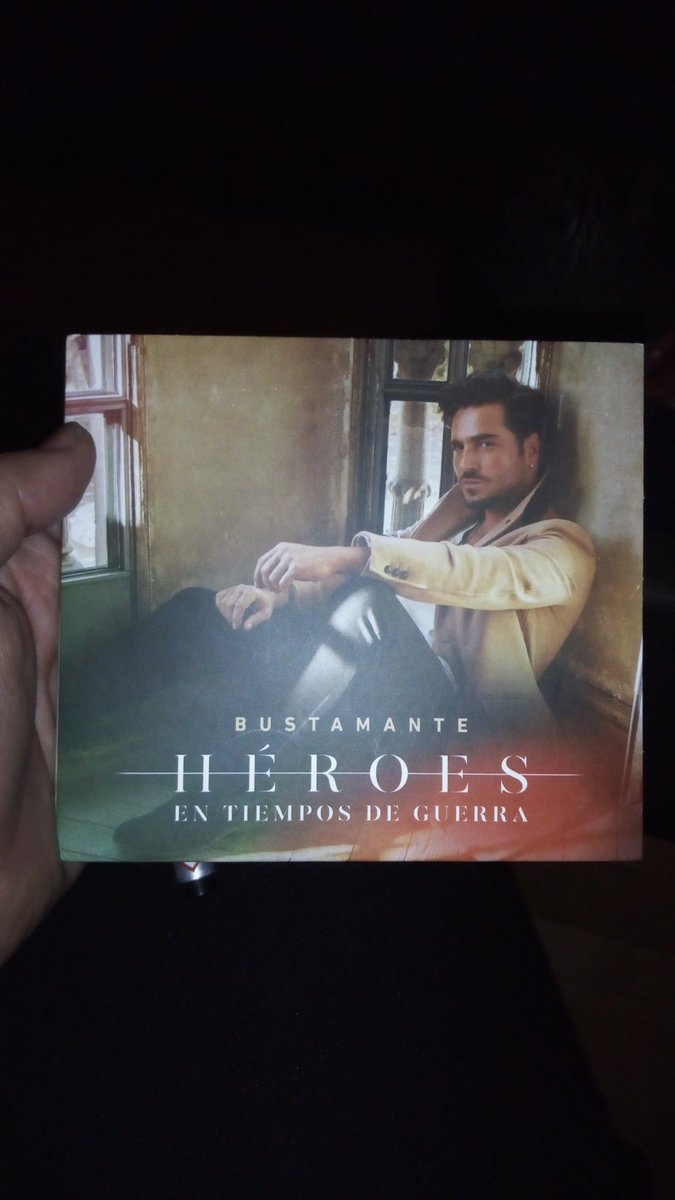 LiluMaroto's tweet photo. #EscuchoDialTalCual  @David_Busta  me lo firmas!!!!???? https://t.co/SpIQzwuR7C