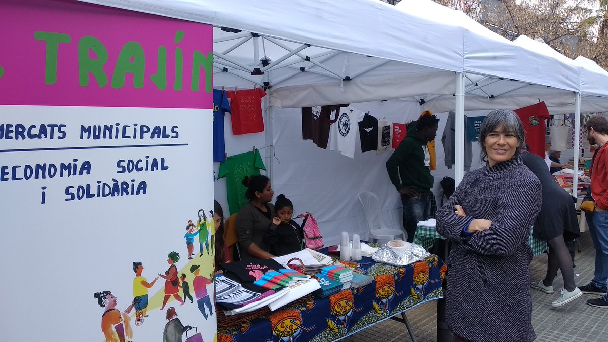 Informando sobre la #EscolaPopular #KerasButi y su cooperativa de consumo y sobre #ElTrajín. Fomentando la #EconomíaSocialSolidaria en la XXIII Fira de la Solidaritat i del Suport Mutu en Can Vidalet (Esplugues)